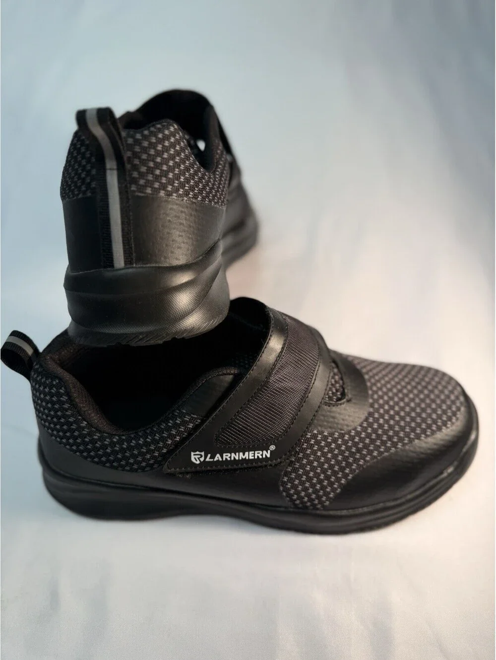 LARNMERN Men's 9 Steel Toe Work Safety Shoes Lightweight Breathable Protection